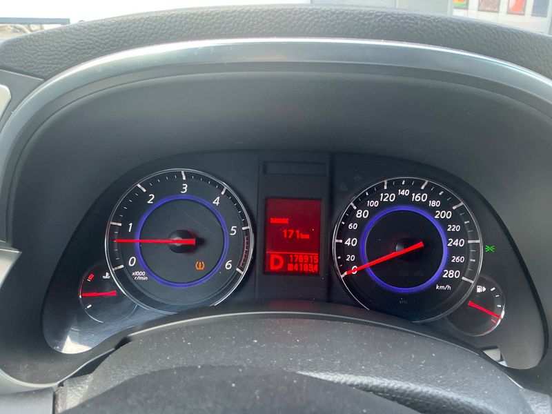 Infiniti FX 3.0 V6 Diesel FX30d S 2011 – снимка 18