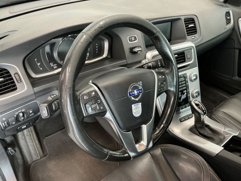 Volvo V60 2.0 D5 Summum 2017 – снимка 29
