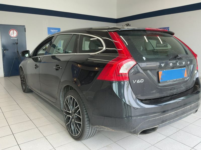 Volvo V60 2.0 D5 Summum 2017 – снимка 6