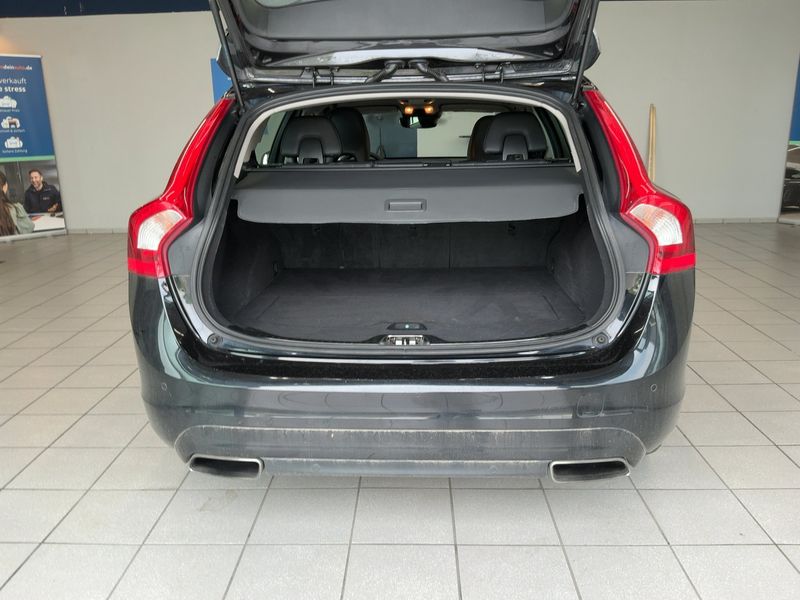Volvo V60 2.0 D5 Summum 2017 – снимка 16