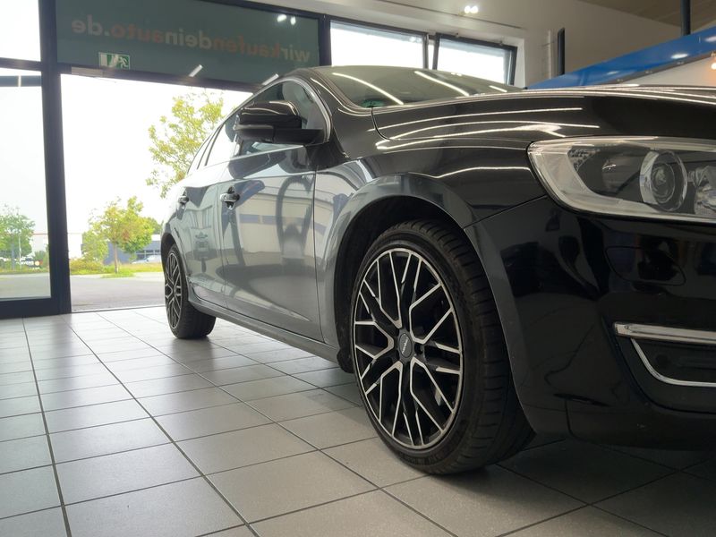 Volvo V60 2.0 D5 Summum 2017 – снимка 12