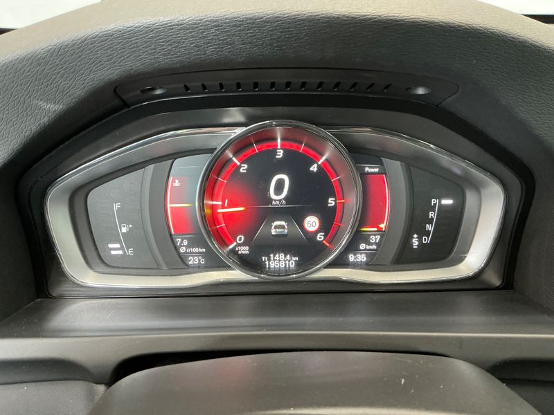 Volvo V60 2.0 D5 Summum 2017 – снимка 19
