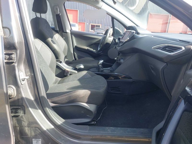 Peugeot 2008 1.5 Blue-HDi Active Business 2019 – снимка 10