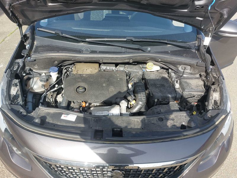 Peugeot 2008 1.5 Blue-HDi Active Business 2019 – снимка 8