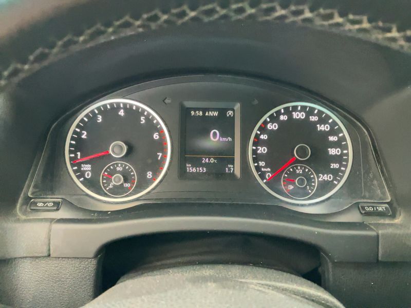 Volkswagen Tiguan 1.4 TSI Sport & Style BlueMotion Tech 2015 – снимка 18