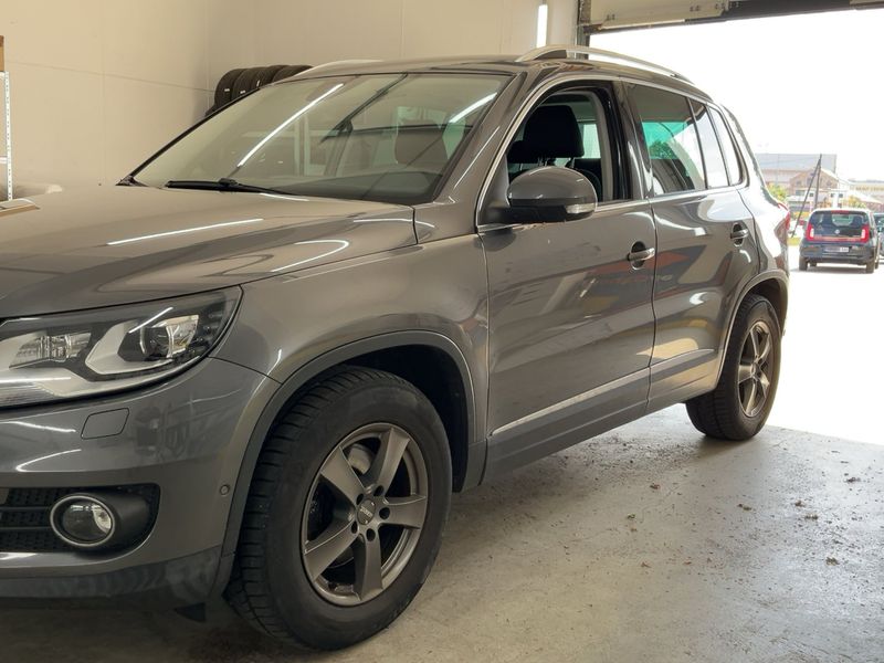 Volkswagen Tiguan 1.4 TSI Sport & Style BlueMotion Tech 2015 – снимка 2