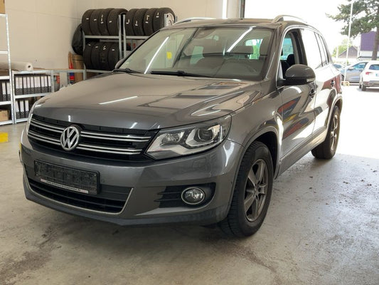 Volkswagen Tiguan 1.4 TSI Sport & Style BlueMotion Tech 2015 – снимка 1