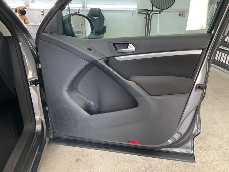 Volkswagen Tiguan 1.4 TSI Sport & Style BlueMotion Tech 2015 – снимка 29