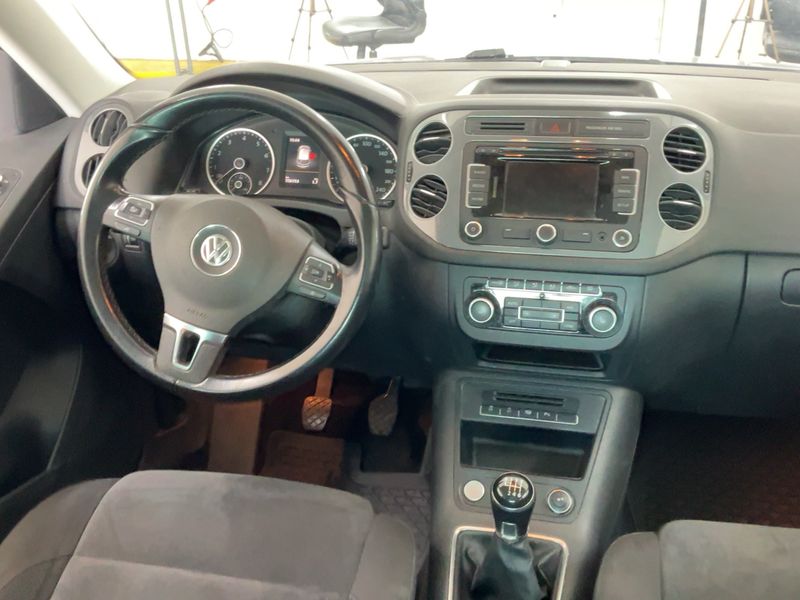 Volkswagen Tiguan 1.4 TSI Sport & Style BlueMotion Tech 2015 – снимка 17