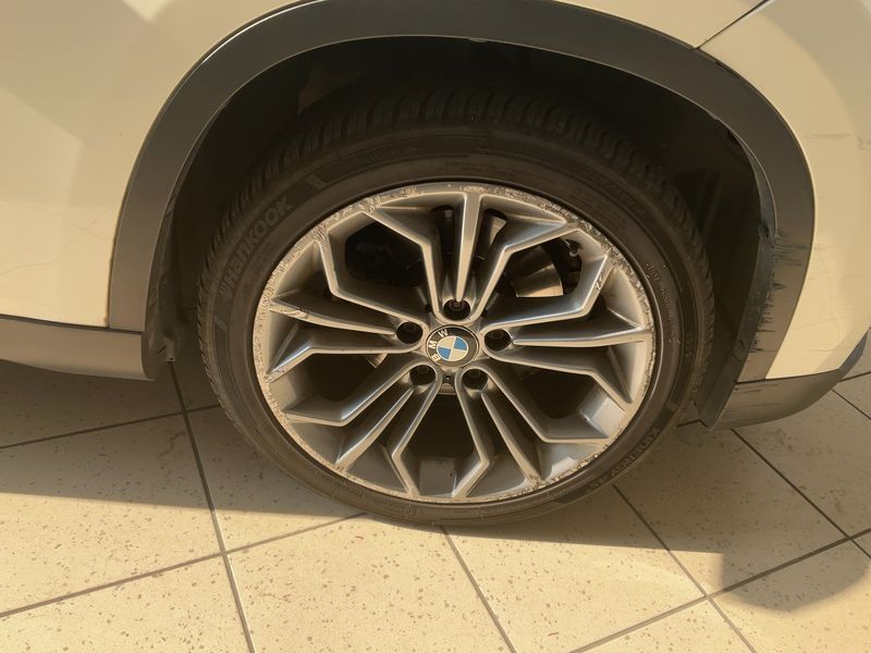 BMW X1 sDrive 16d 2013 – снимка на щета 11