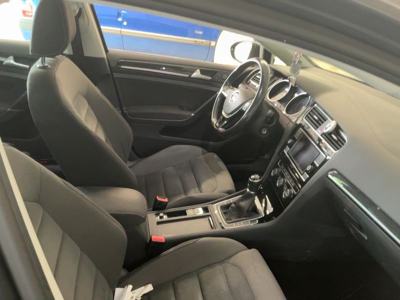 Volkswagen Golf VII 2.0 TDI Highline BlueMotion Tech 2017 – снимка 16