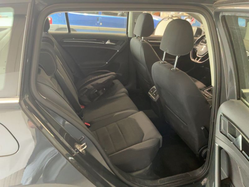 Volkswagen Golf VII 2.0 TDI Highline BlueMotion Tech 2017 – снимка 19