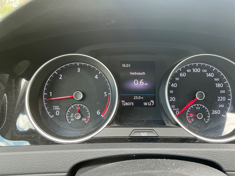 Volkswagen Golf VII 2.0 TDI Highline BlueMotion Tech 2017 – снимка 18