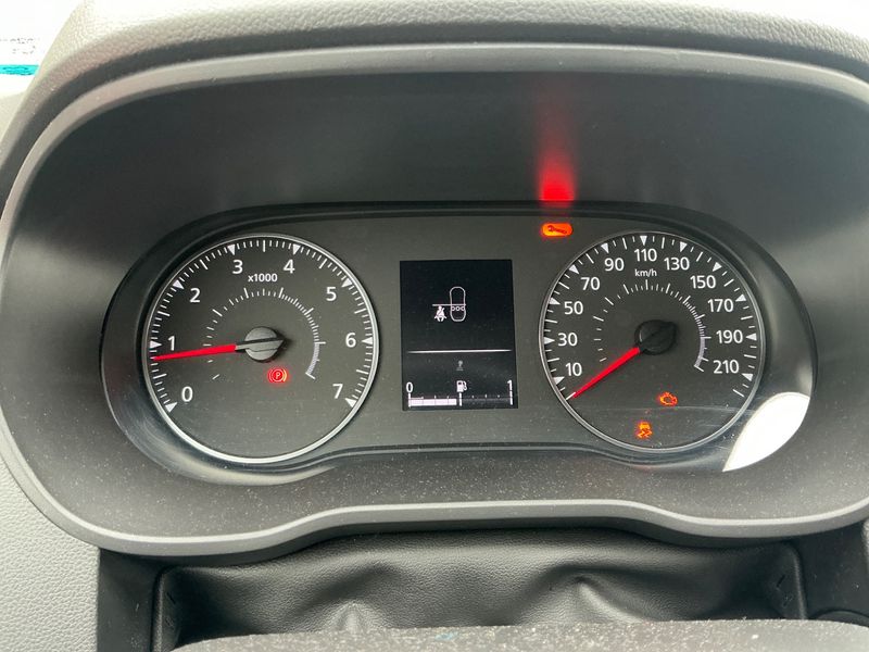 Dacia Duster 1.3 TCe Anniversary 2019 – снимка 35