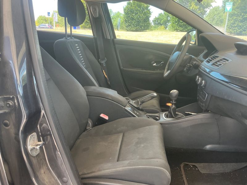 Renault Megane 1.5 dCi Attractive 2011 – снимка 3