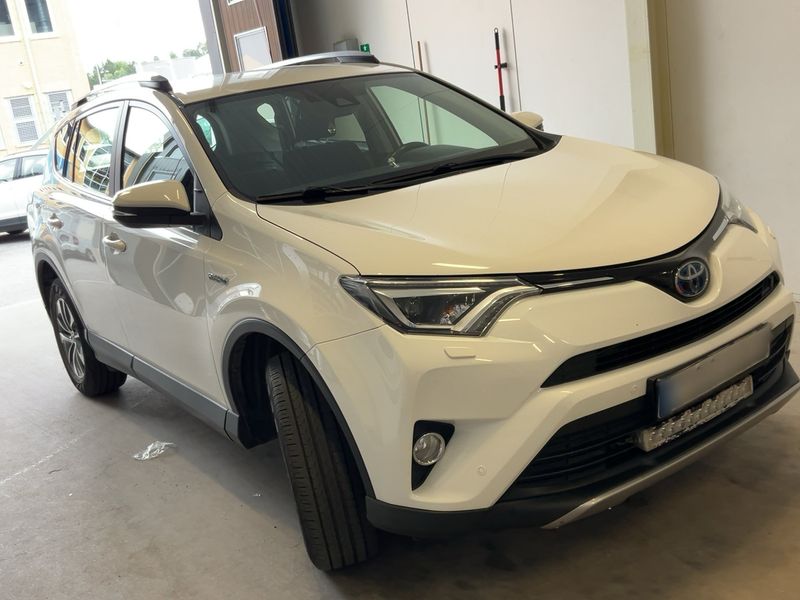 Toyota RAV 4 2.5 Hybrid Comfort 2018 – снимка 12