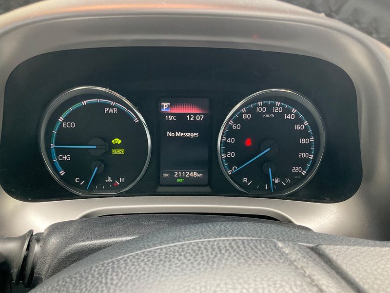 Toyota RAV 4 2.5 Hybrid Comfort 2018 – снимка 19
