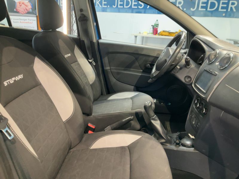 Dacia Sandero 0.9 TCe Stepway Prestige 2015 – снимка 16