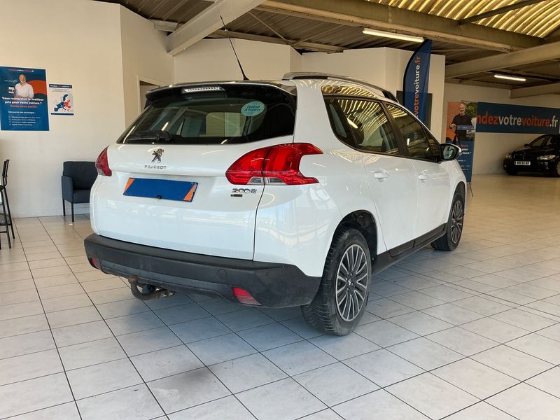 Peugeot 2008 1.2 PureTech Active 2016 – снимка 2