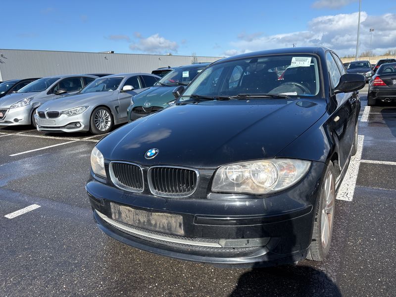 BMW 1er 116d 2011 – снимка 1