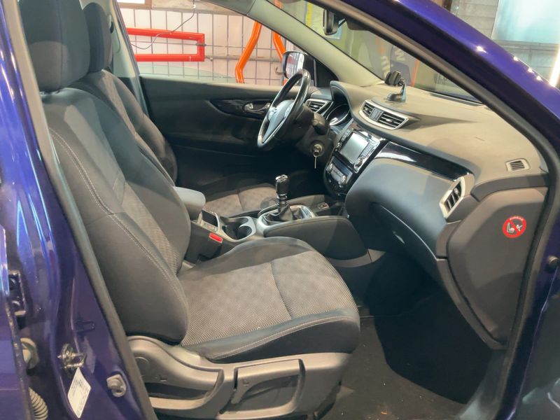 Nissan Qashqai 1.2 Acenta 2015 – снимка 17