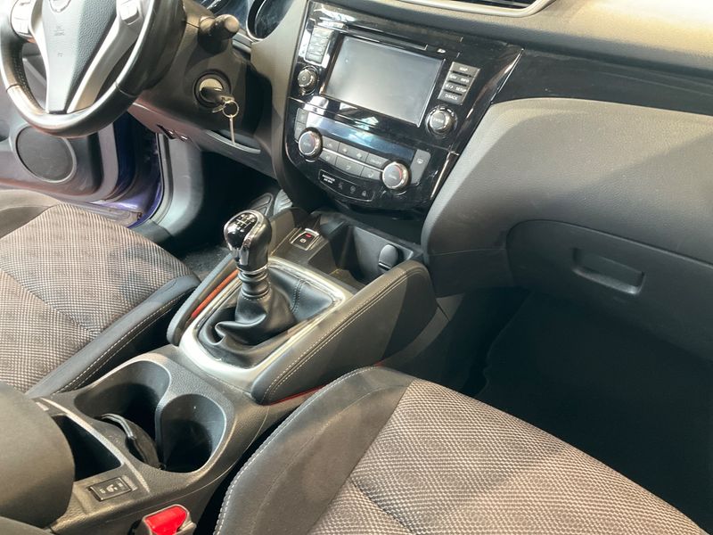 Nissan Qashqai 1.2 Acenta 2015 – снимка 36