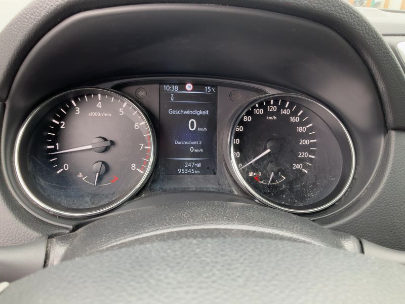 Nissan Qashqai 1.2 Acenta 2015 – снимка 21