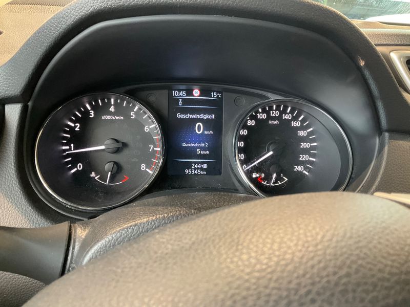 Nissan Qashqai 1.2 Acenta 2015 – снимка 19