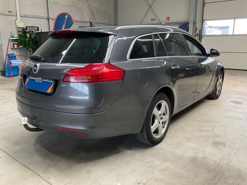 Opel Insignia Sports Tourer 2.0 CDTI Innovation 2012 – снимка 2