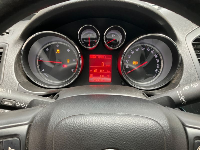 Opel Insignia Sports Tourer 2.0 CDTI Innovation 2012 – снимка 4