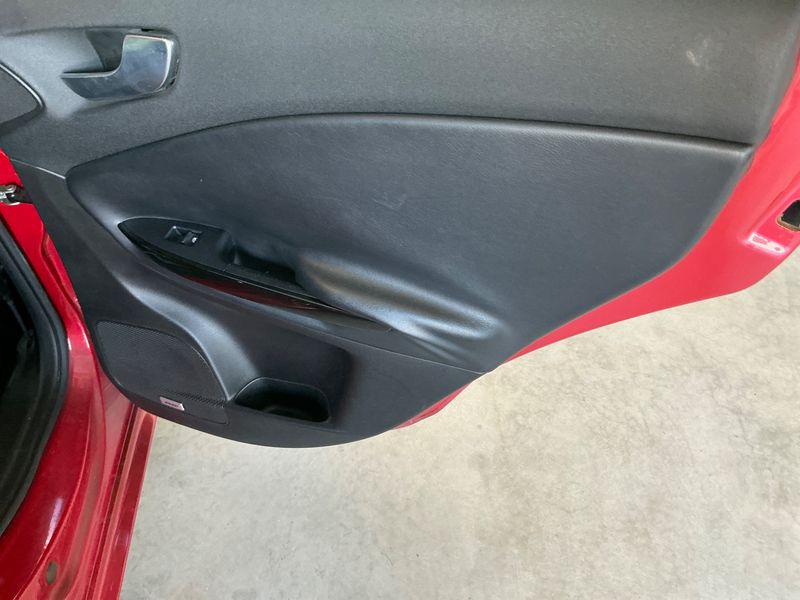 Alfa Romeo Giulietta 1.8 Turbo Quadrifoglio Verde 2011 – снимка 26
