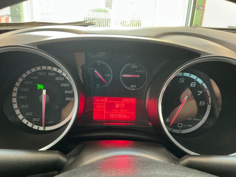 Alfa Romeo Giulietta 1.8 Turbo Quadrifoglio Verde 2011 – снимка 19