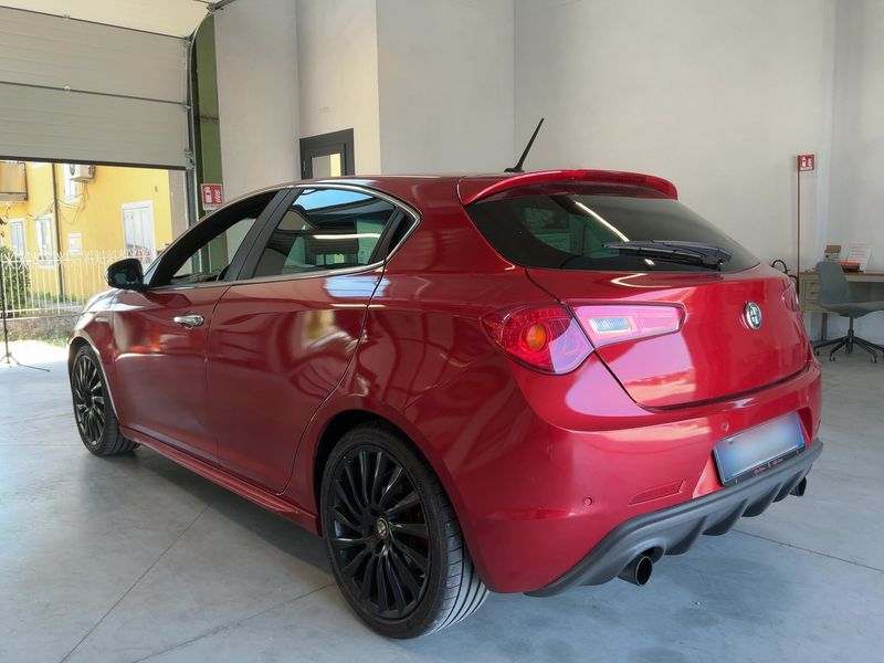 Alfa Romeo Giulietta 1.8 Turbo Quadrifoglio Verde 2011 – снимка 6