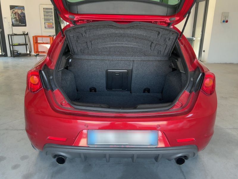 Alfa Romeo Giulietta 1.8 Turbo Quadrifoglio Verde 2011 – снимка 16