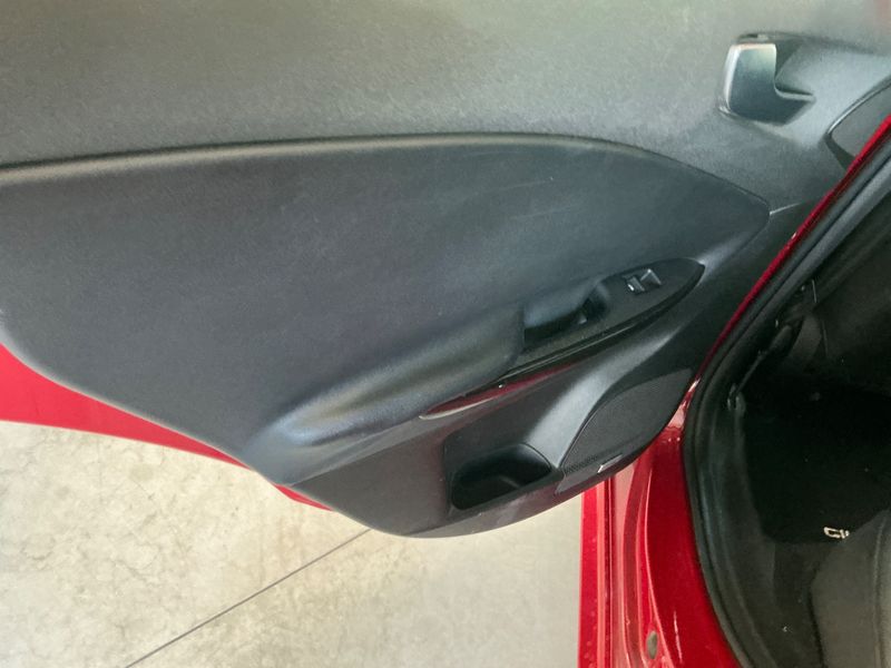 Alfa Romeo Giulietta 1.8 Turbo Quadrifoglio Verde 2011 – снимка 25