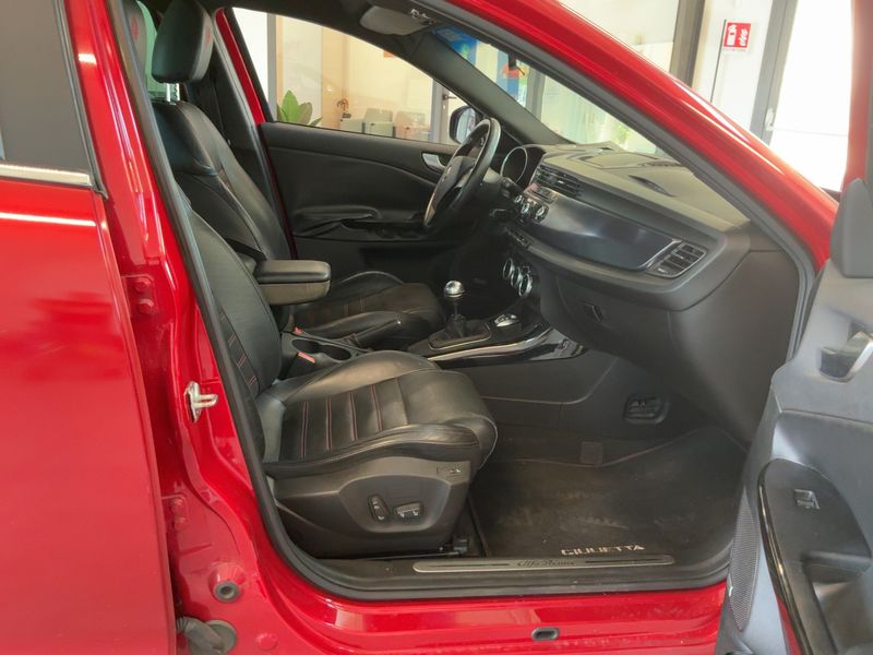 Alfa Romeo Giulietta 1.8 Turbo Quadrifoglio Verde 2011 – снимка 17