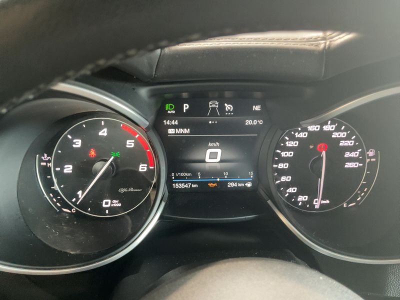 Alfa Romeo Stelvio 2.2 JTDM Super 2WD 2019 – снимка 18