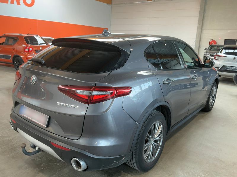 Alfa Romeo Stelvio 2.2 JTDM Super 2WD 2019 – снимка 8