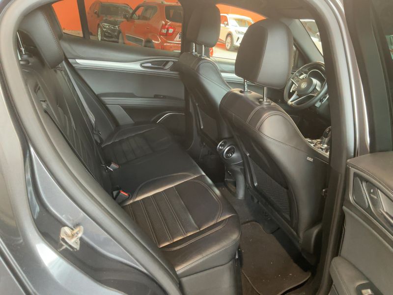 Alfa Romeo Stelvio 2.2 JTDM Super 2WD 2019 – снимка 19