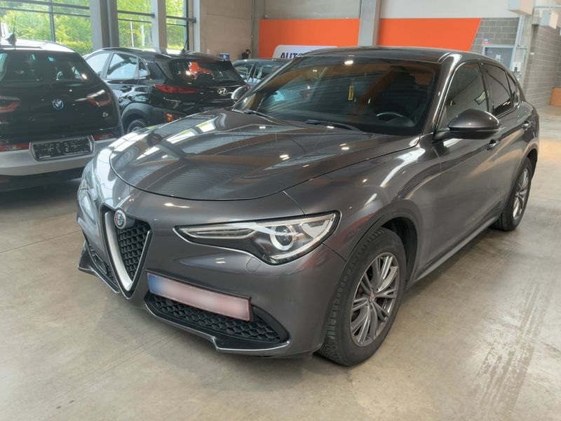 Alfa Romeo Stelvio 2.2 JTDM Super 2WD 2019 – снимка 1