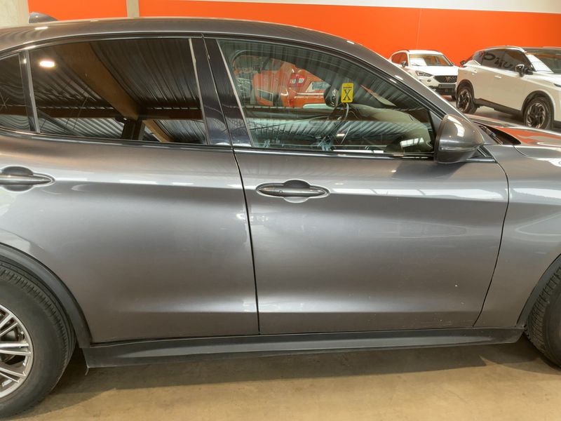 Alfa Romeo Stelvio 2.2 JTDM Super 2WD 2019 – снимка 10