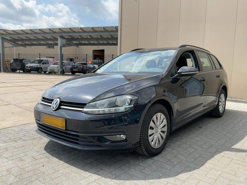 Volkswagen Golf VII 1.6 TDI Trendline BlueMotion Tech 2019 – снимка 1