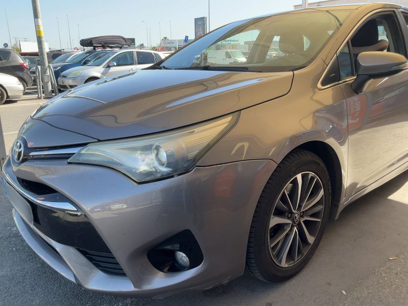 Toyota Avensis 2.0 D-4D Advance 2015 – снимка 2