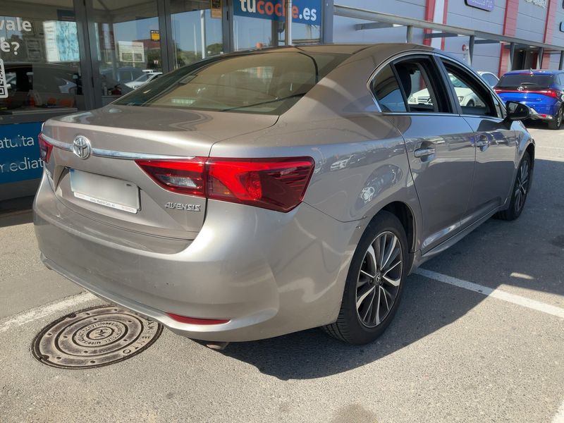 Toyota Avensis 2.0 D-4D Advance 2015 – снимка 8