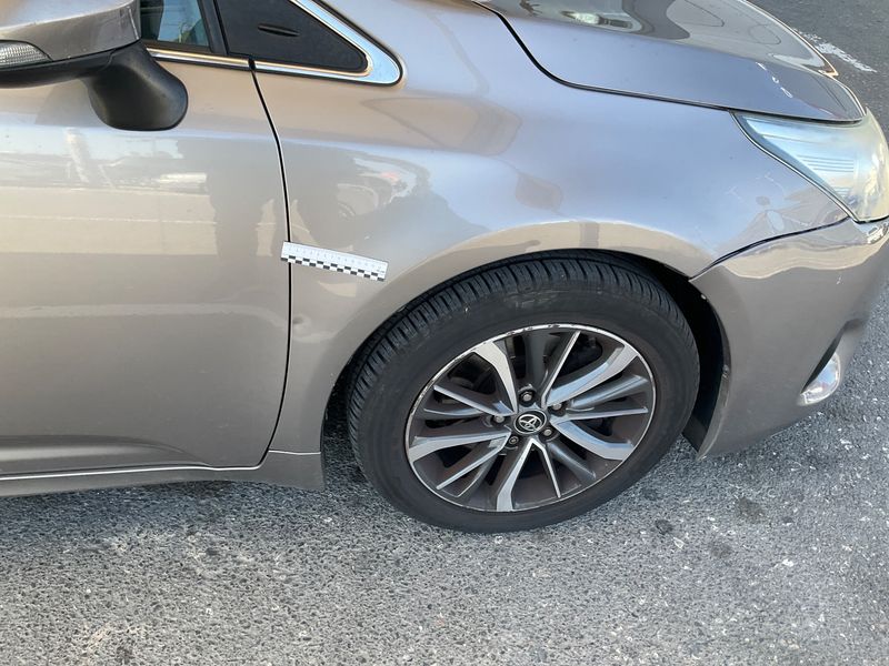 Toyota Avensis 2.0 D-4D Advance 2015 – снимка 22