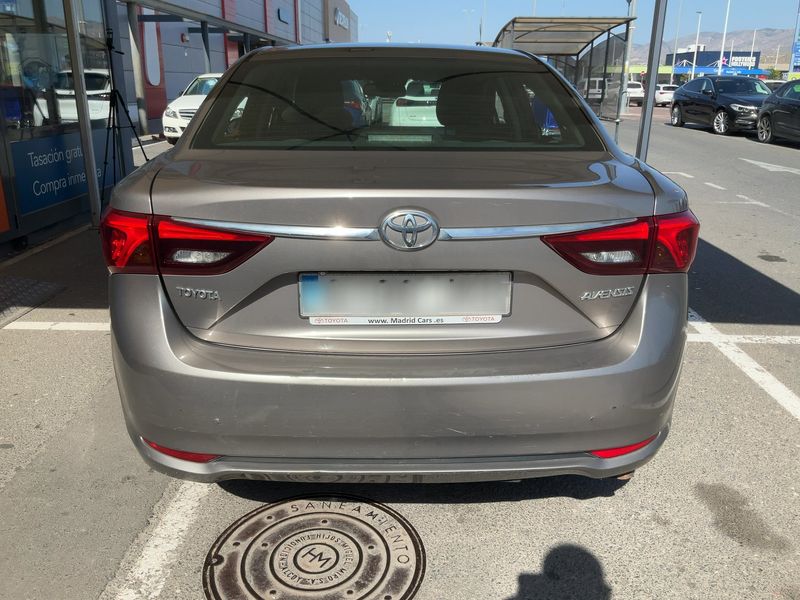 Toyota Avensis 2.0 D-4D Advance 2015 – снимка 7