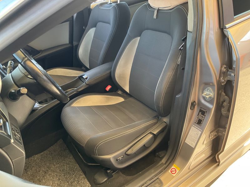 Toyota Avensis 2.0 D-4D Advance 2015 – снимка 27