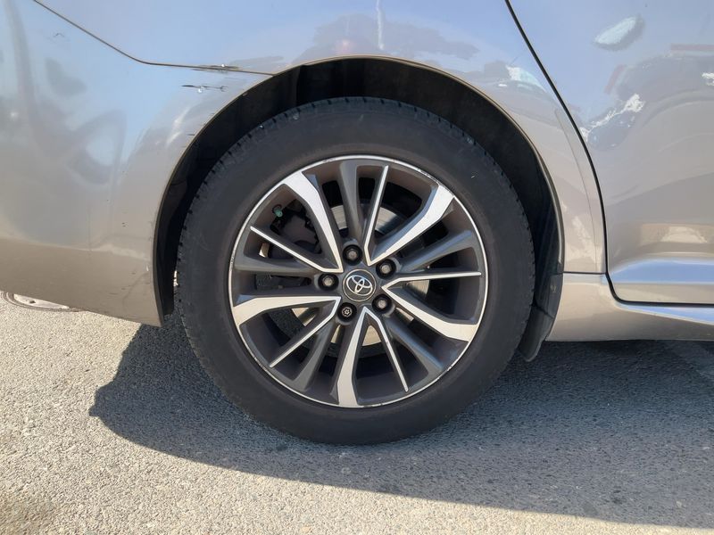Toyota Avensis 2.0 D-4D Advance 2015 – снимка 9
