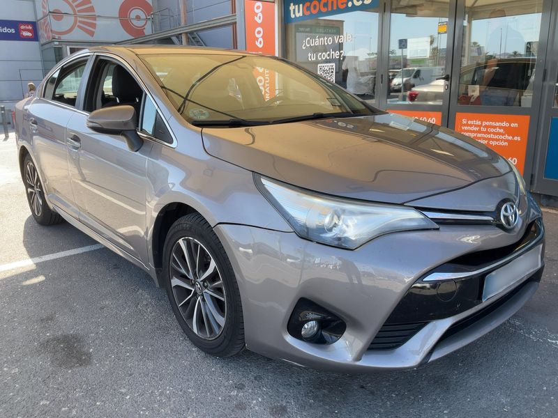 Toyota Avensis 2.0 D-4D Advance 2015 – снимка 12