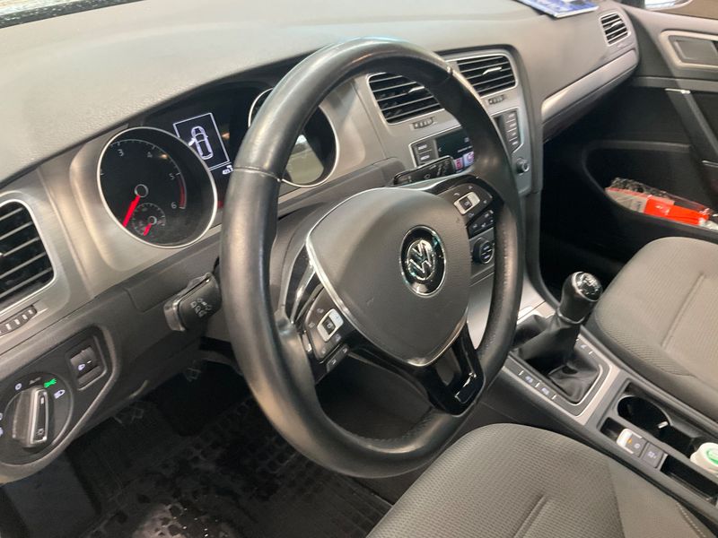 Volkswagen Golf VII 1.6 TDI Rabbit 4Motion BlueMotion Tech 2015 – снимка 33